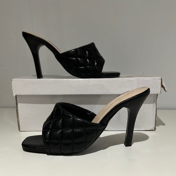 Elegant Black Quilted Heels - Picture 1 of 1